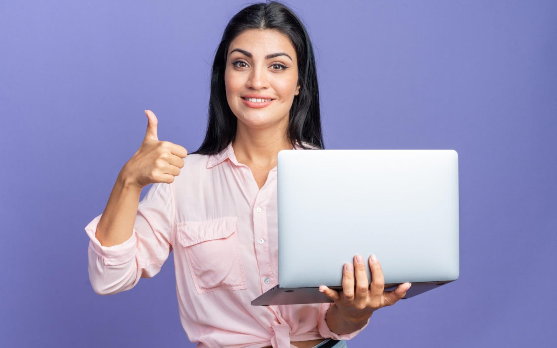 Workshop-Teilnehmer bei praktischer Arbeit an SEO-Strategien